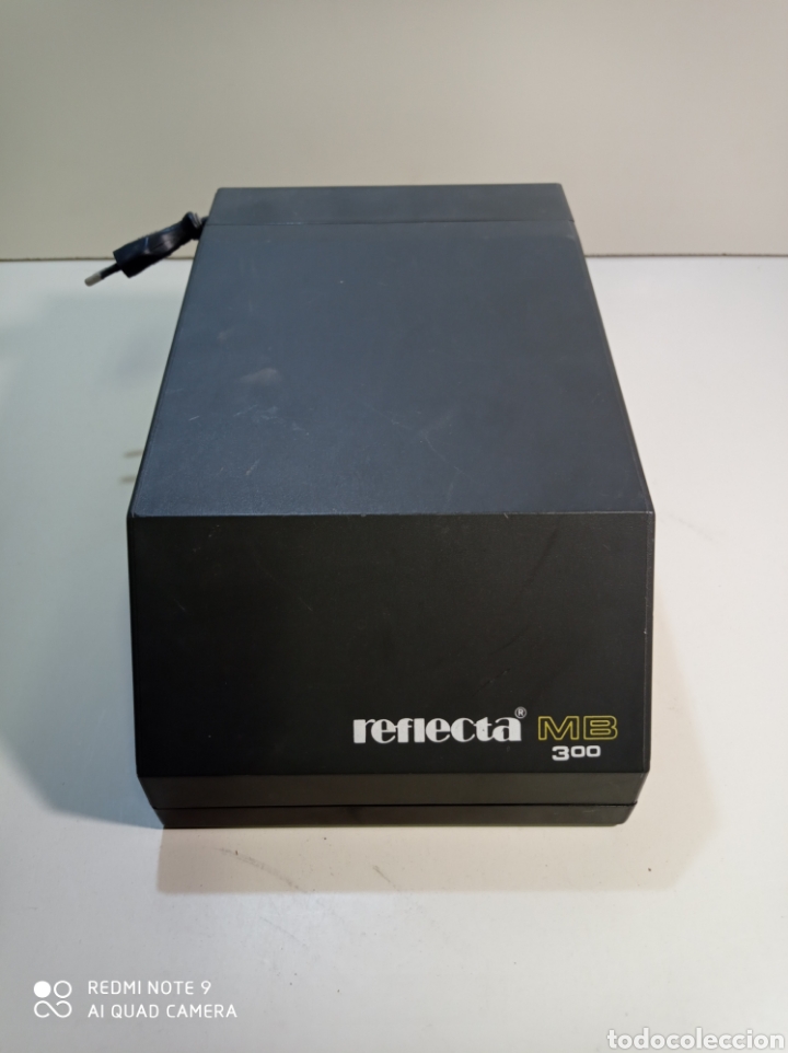 Antig&uuml;edades: Antiguo proyector Reflecta MB300. - Foto 1