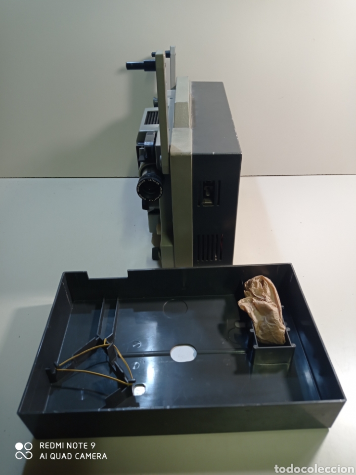 Antig&uuml;edades: Antiguo proyector de cine 8mm de la marca Eumig Mark S. - Foto 1