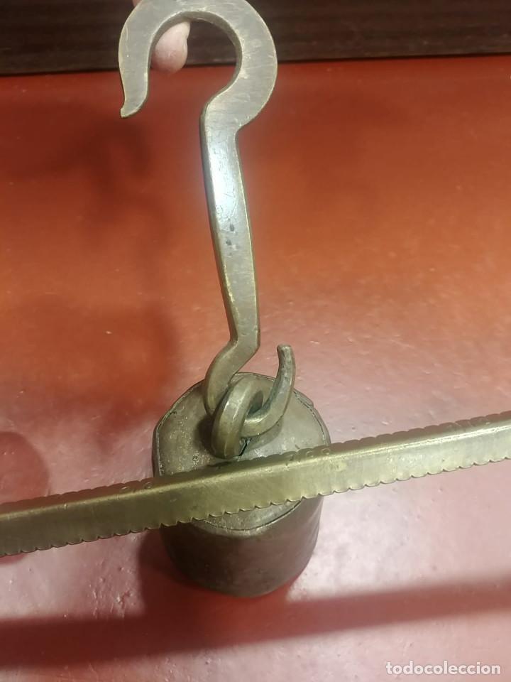Antig&uuml;edades: Romana de bronce de 135 kgs alcance - Foto 4