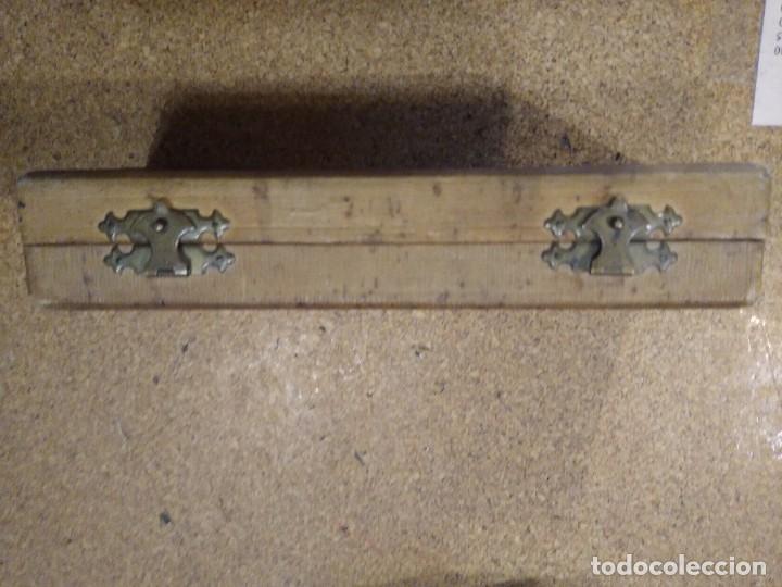 Antig&uuml;edades: Dos navajas de afeitar de barbero con estuche de madera original. - Foto 3