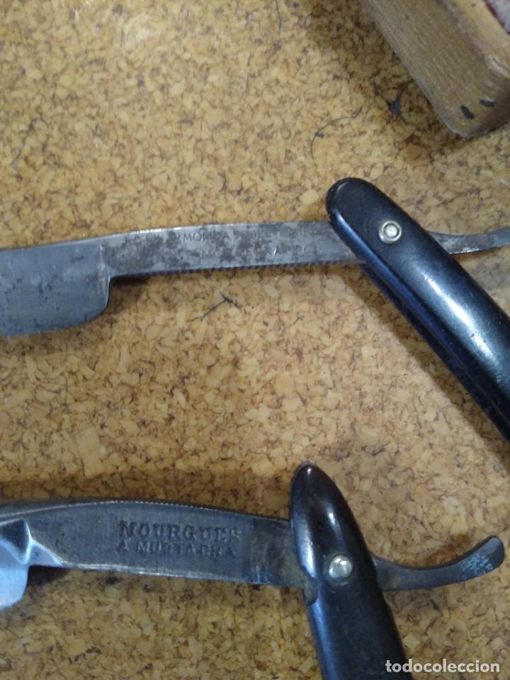 Antig&uuml;edades: Dos navajas de afeitar de barbero con estuche de madera original. - Foto 5
