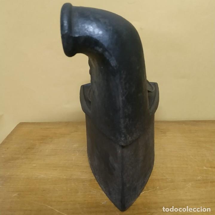 Antig&uuml;edades: Plancha de carb&oacute;n - Mondrag&oacute;n - Foto 3