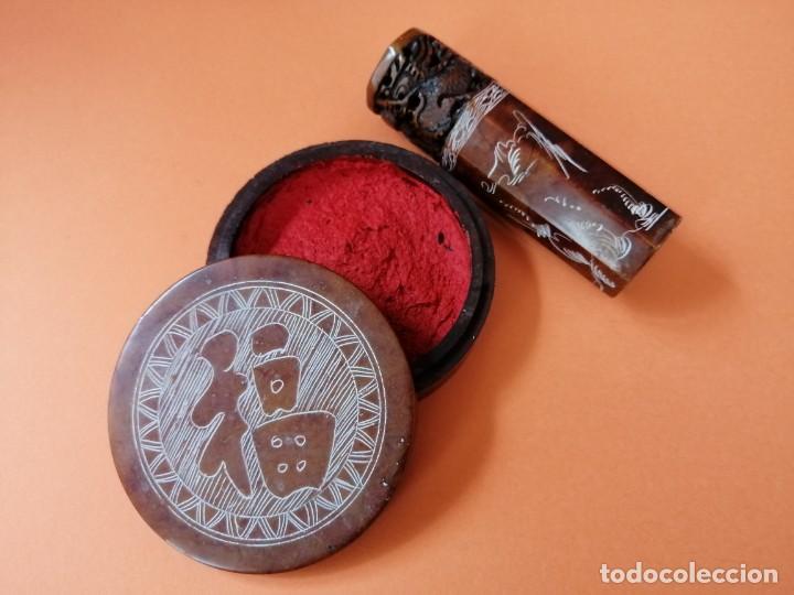 Antig&uuml;edades: ESTUCHE CON SELLO KOREANO Y RECIPIENTE CON LACRE ROJO - Foto 3