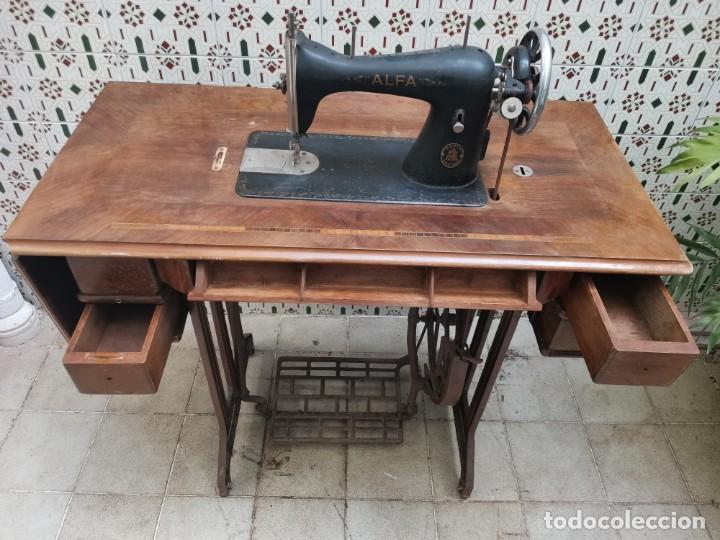 maquina antigua de coser alfa con pie mesa peda - Compra venta en  todocoleccion