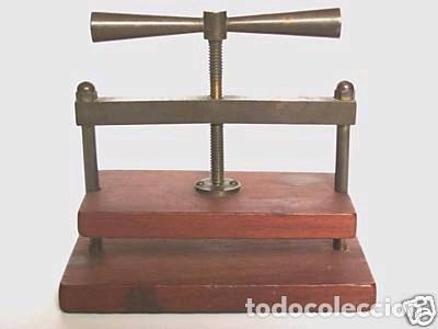 Antig&uuml;edades: Prensa para naipes, 1900-1920 - Foto 1