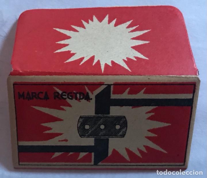 Antig&uuml;edades: CUCHILLA DE AFEITAR HOJA MARCA REGISTRADA - Foto 1