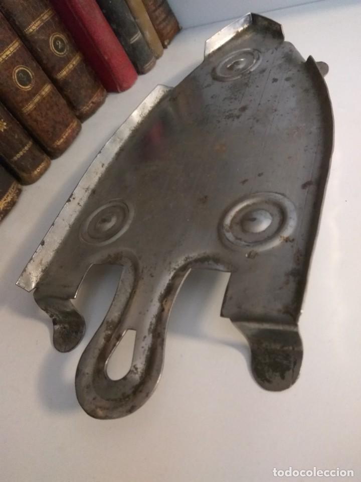 Antig&uuml;edades: PARRILLA DE PLANCHA ANTIGUA DE CHAPA - Foto 5