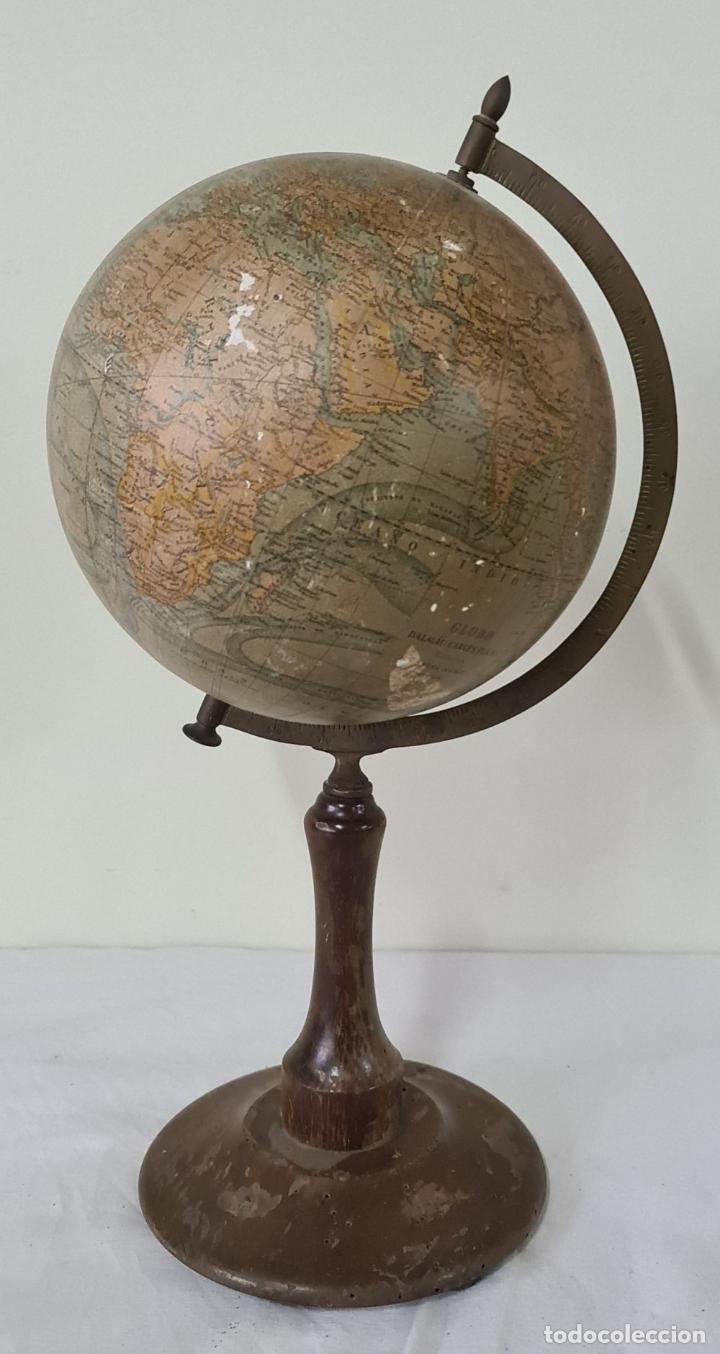 Globe Terrestre Carlos Dalmau, 1930, Stuc Et Papier, Base Bois - À Restaurer