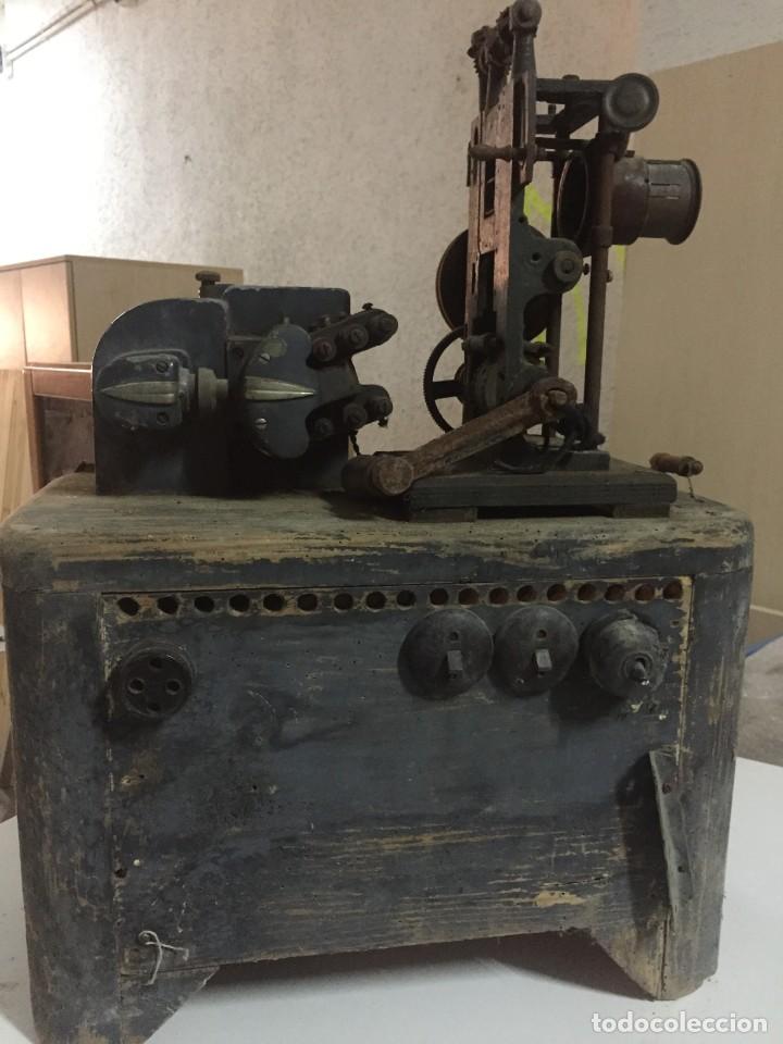 Antig&uuml;edades: PROYECTOR CINE PATHE - Foto 1