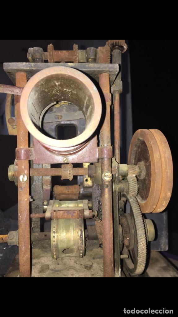Antig&uuml;edades: PROYECTOR CINE PATHE - Foto 3