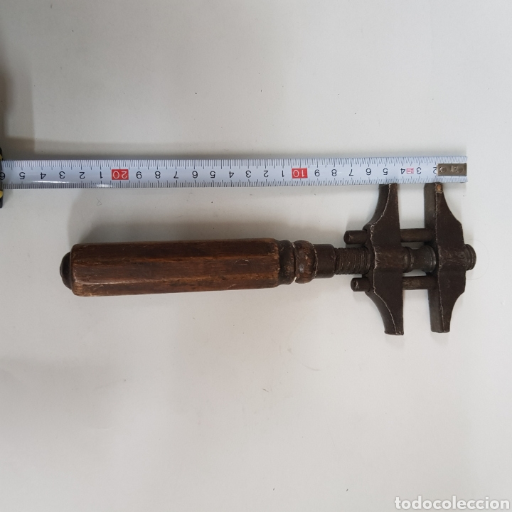 Antig&uuml;edades: Antigua llave de aprieto - car25 - Foto 2