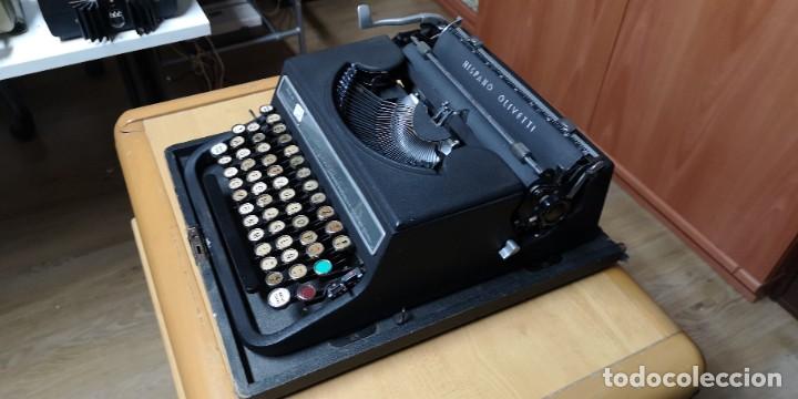 Antig&uuml;edades: Maquina escribir Hispano Olivetti - Foto 1