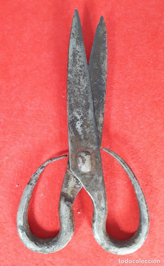 Antig&uuml;edades: TIJERAS DE FORJA CON MARCAJE P P - Foto 3