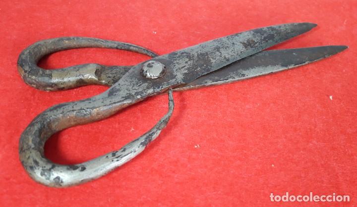 Antig&uuml;edades: TIJERAS DE FORJA CON MARCAJE P P - Foto 4