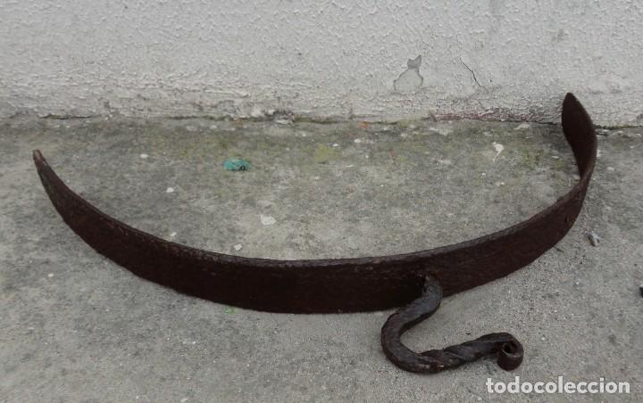 Antig&uuml;edades: Morillo antiguo de forja para chimenea referencia 2 - Foto 1