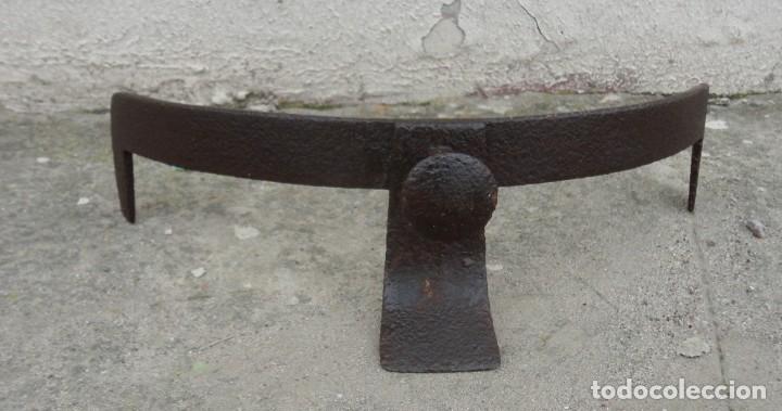 Antig&uuml;edades: Morillo antiguo de forja para chimenea referencia 3 - Foto 1