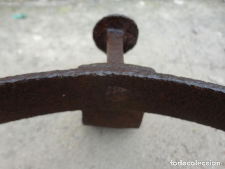 Antig&uuml;edades: Morillo antiguo de forja para chimenea referencia 3 - Foto 5