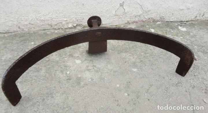 Antig&uuml;edades: Morillo antiguo de forja para chimenea referencia 3 - Foto 6