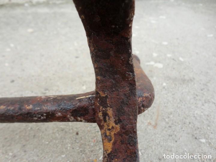 Antig&uuml;edades: Morillo antiguo de forja para chimenea referencia 9 - Foto 4