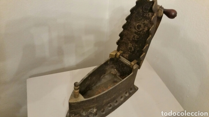 Antigüedades: Antigua Plancha de hierro para Carbón. Siglo XIX. Con mango liso de metal. - Foto 5 - 241538280