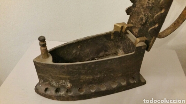 Antigüedades: Antigua Plancha de hierro para Carbón. Siglo XIX. Con mango liso de metal. - Foto 6 - 241538280