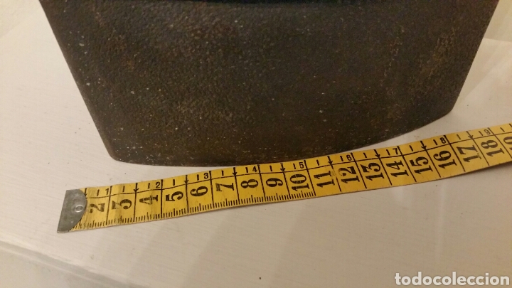 Antigüedades: Antigua Plancha de hierro para carbón con chimenea. Siglo XIX. - Foto 9 - 241543675