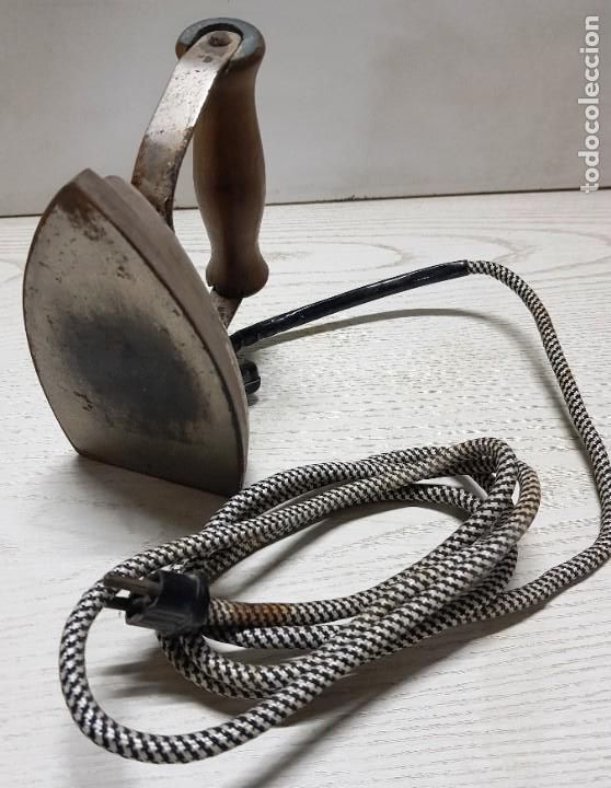 Antig&uuml;edades: Plancha el&eacute;ctrica antigua. - Foto 3
