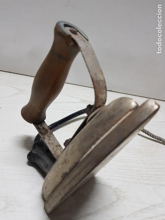Antig&uuml;edades: Plancha el&eacute;ctrica antigua. - Foto 4