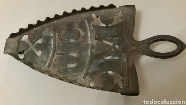 Antigüedades: Antiguo soporte de hierro para Plancha con carbón. UCM. Siglo XIX. - Foto 3 - 241780315