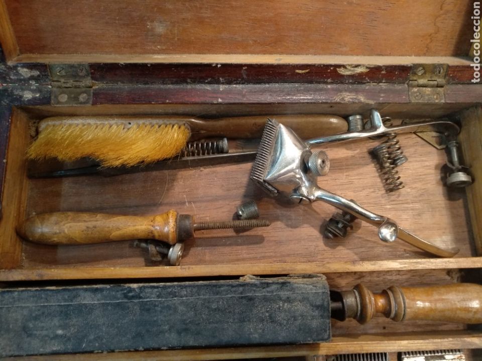Antig&uuml;edades: Antiguo Malet&iacute;n de barbero, con complementos - Foto 9