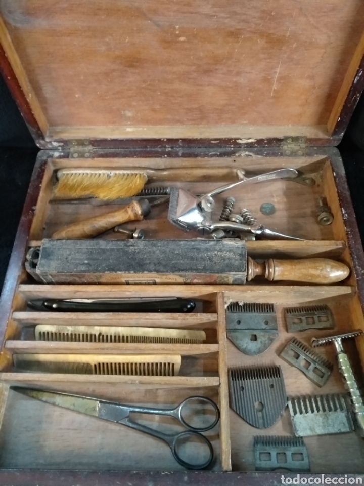 Antig&uuml;edades: Antiguo Malet&iacute;n de barbero, con complementos - Foto 1