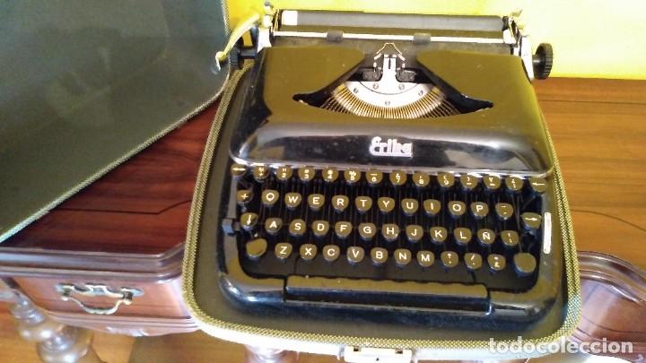 Antig&uuml;edades: MAQUINA DE ESCRIBIR ERIKA - Foto 1