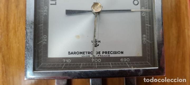 Antig&uuml;edades: BAR&Oacute;METRO DE PRECISI&Oacute;N. LM. BASE DE MADERA. FRANCIA. CIRCA 1960. - Foto 4