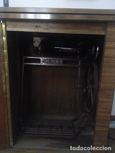 Antig&uuml;edades: M&aacute;quina de coser antigua SIGMA - Foto 1