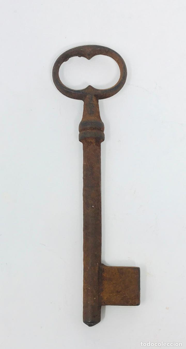 Antig&uuml;edades: llave antigua de hierro - Foto 5