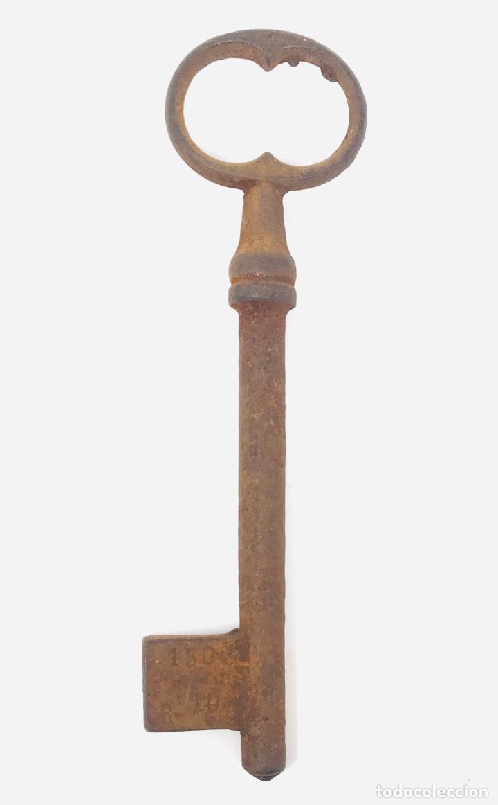Antig&uuml;edades: llave antigua de hierro - Foto 6