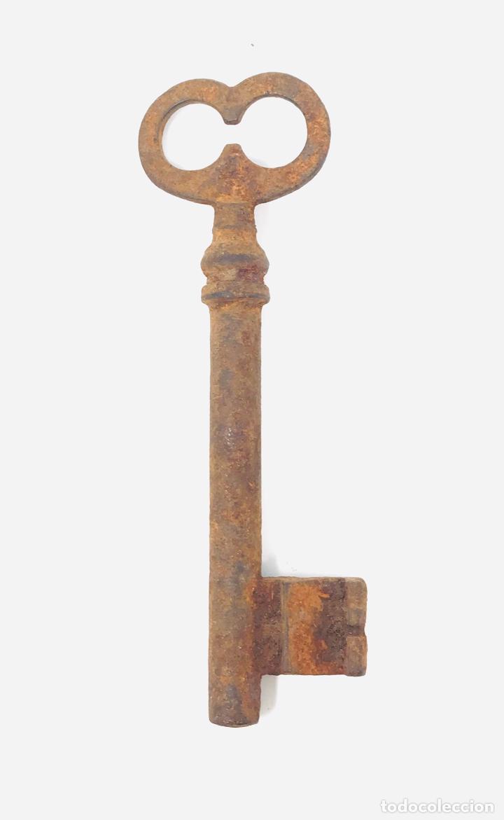 Antig&uuml;edades: llave antigua de hierro - Foto 4