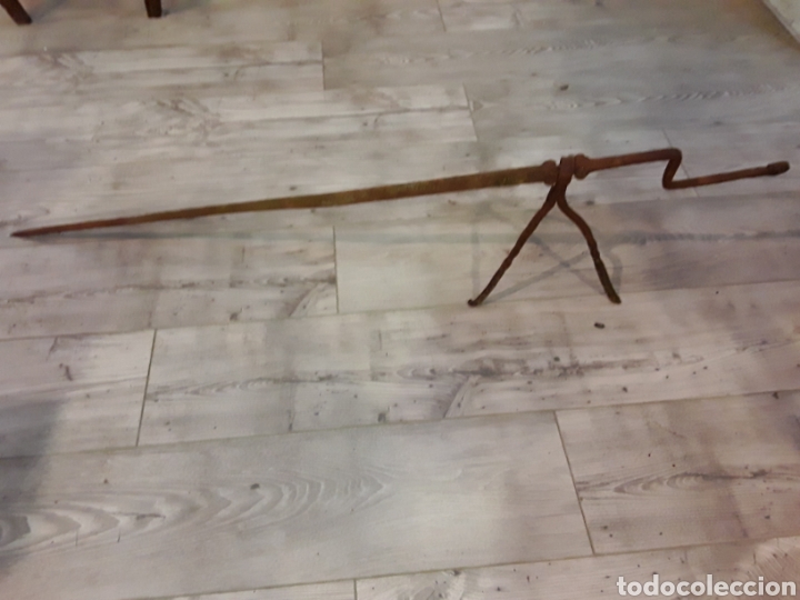 Antigüedades: Asadera de espada en forja - Foto 1 - 244708105