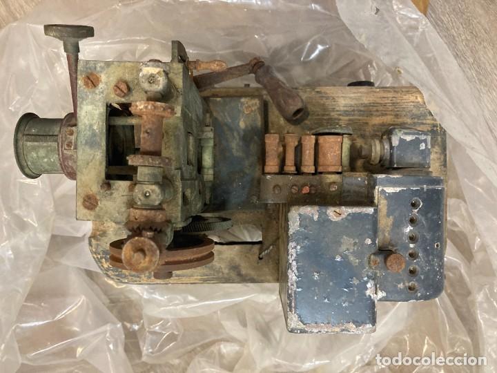 Antig&uuml;edades: PROYECTOR CINE PATHE - Foto 8