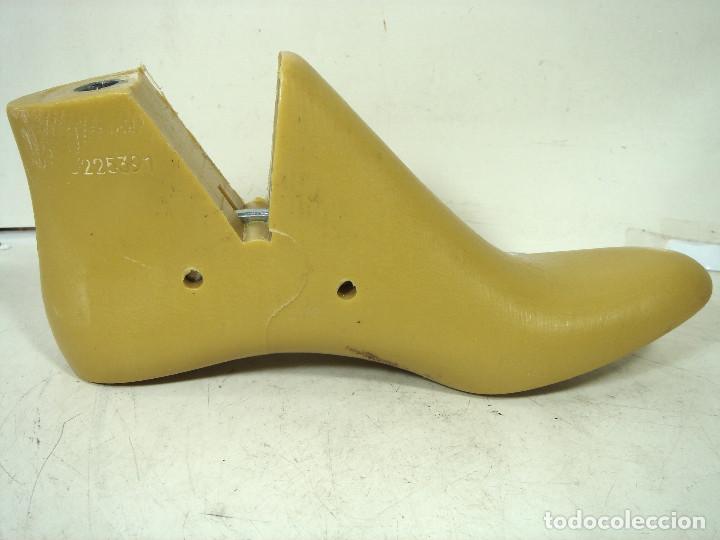 Antig&uuml;edades: ORMA DE ZAPATO - MAPRKAL - PLASTICO BOTA - Foto 4