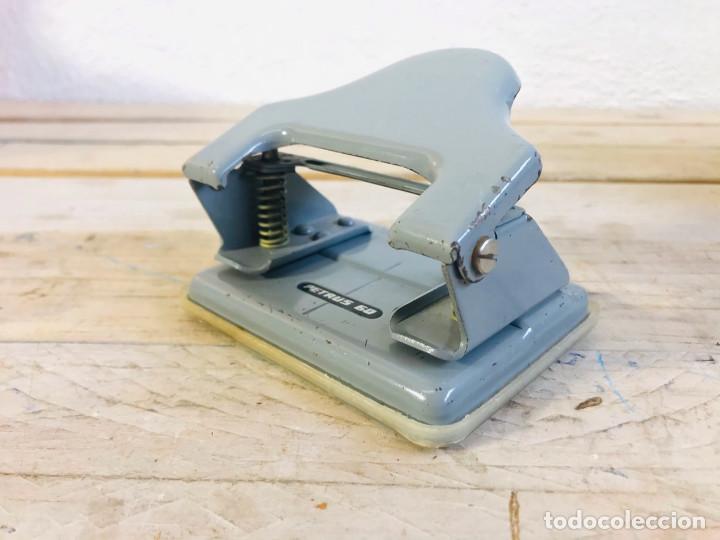 perforadora de papel - agujereadora - años 40 - Compra venta en  todocoleccion