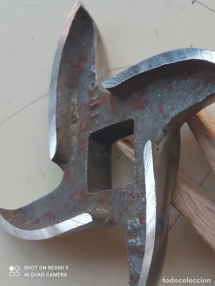 Antig&uuml;edades: CUCHILLA DE ACERO INOXIDABLE DE PICADORA - Foto 5