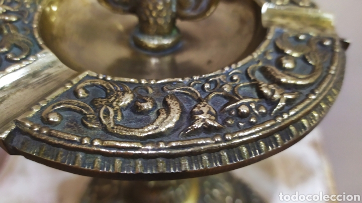 Antig&uuml;edades: Cenicero de Bronce con pie, macizo. - Foto 9