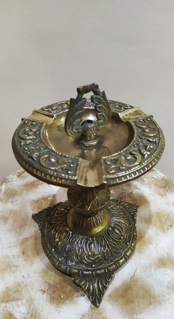 Antig&uuml;edades: Cenicero de Bronce con pie, macizo. - Foto 13