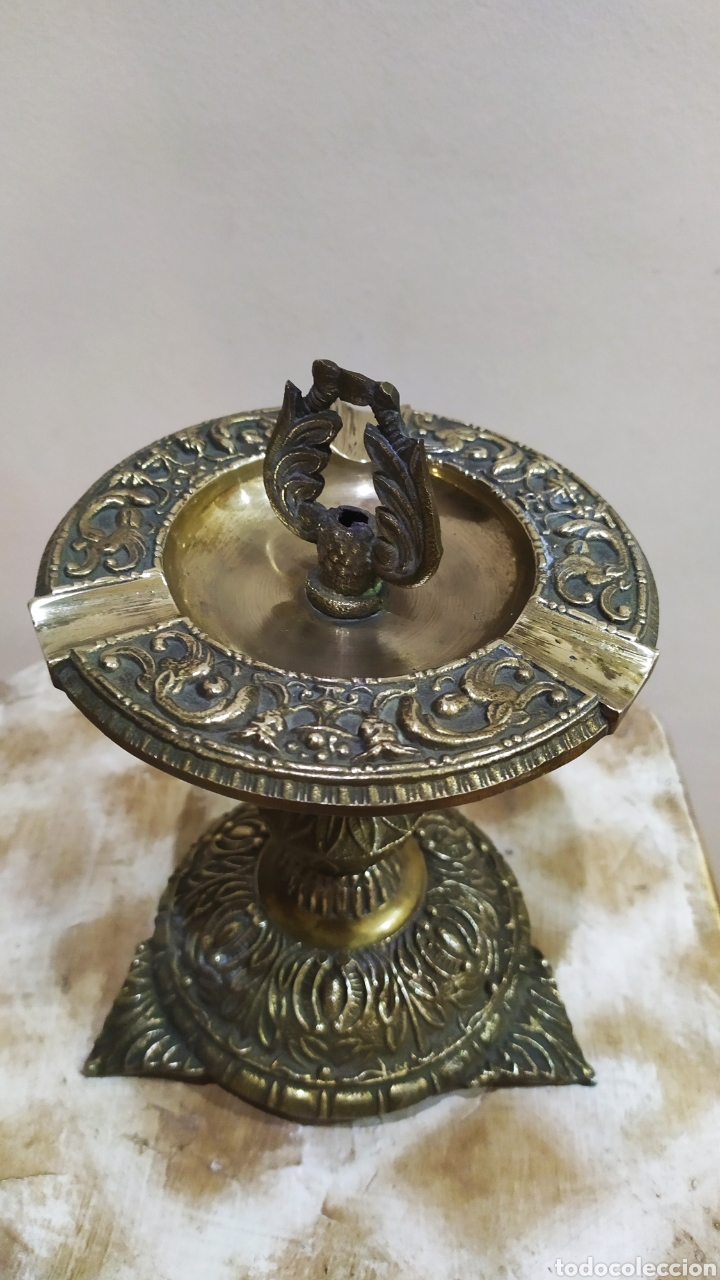 Antig&uuml;edades: Cenicero de Bronce con pie, macizo. - Foto 16