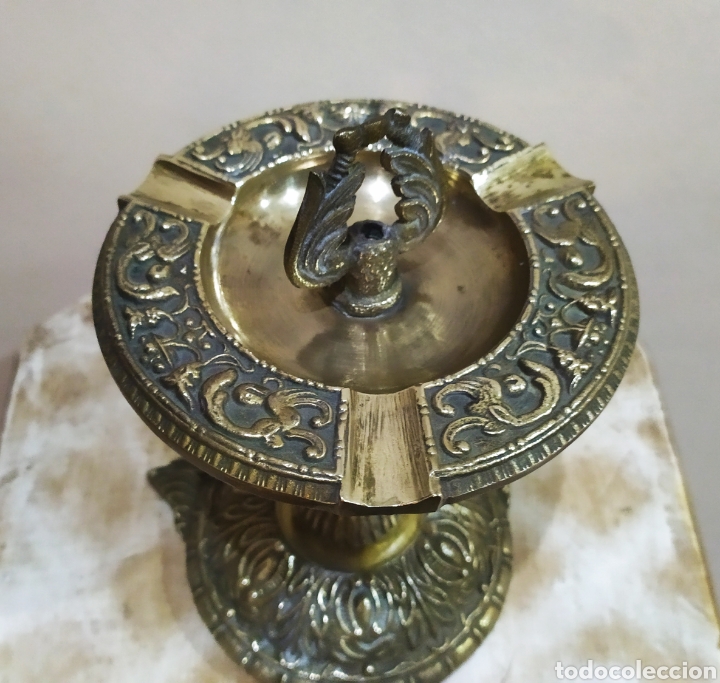 Antig&uuml;edades: Cenicero de Bronce con pie, macizo. - Foto 18