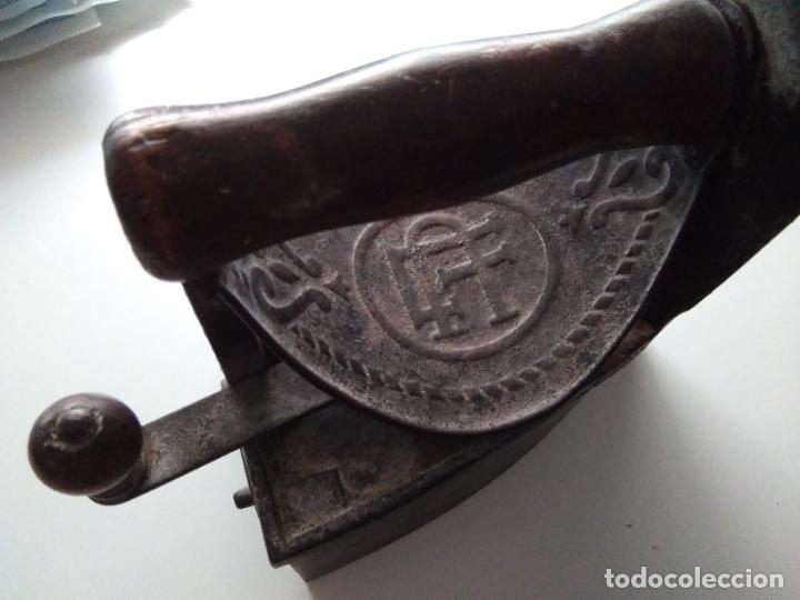 Antig&uuml;edades: PLANCHA DE CARBON DE CHIMENEA LICSA - Foto 6