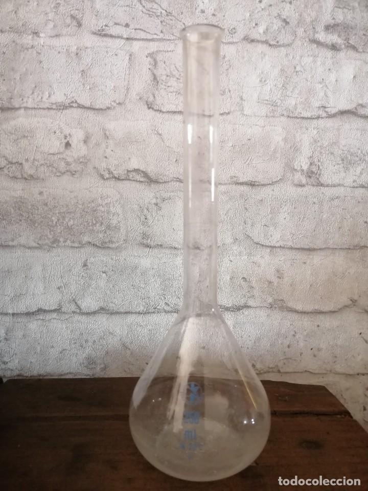 Antig&uuml;edades: Probeta de laboratorio 250 ml. in 20&ordm;C B. 22,5cm - Foto 1