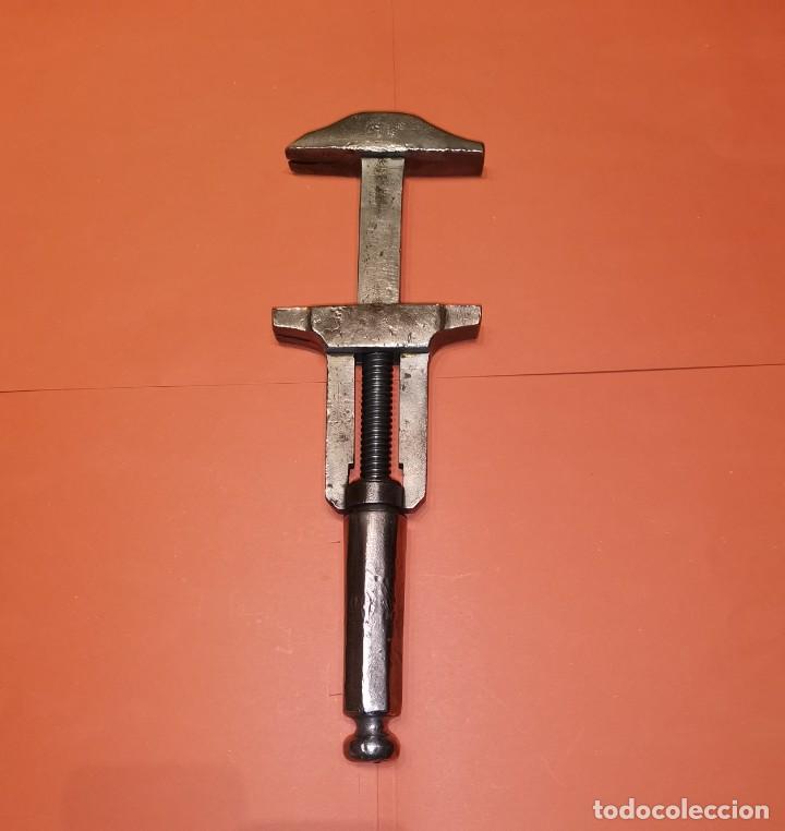 Antig&uuml;edades: LLAVE INGLESA MORDAZA. SIN MARCA - Foto 3