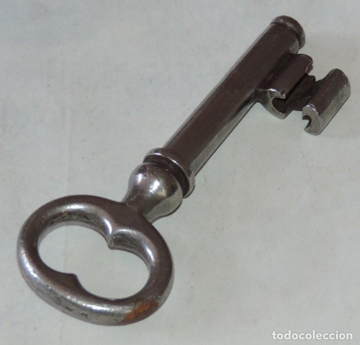 Antig&uuml;edades: ANTIGUA LLAVE EN HIERRO DE FORJA. MACIZA. MIDE 11 CMS. - Foto 2